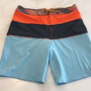 Billabong NWOT Boys/Mens Turquoise Boardshorts-Size 28